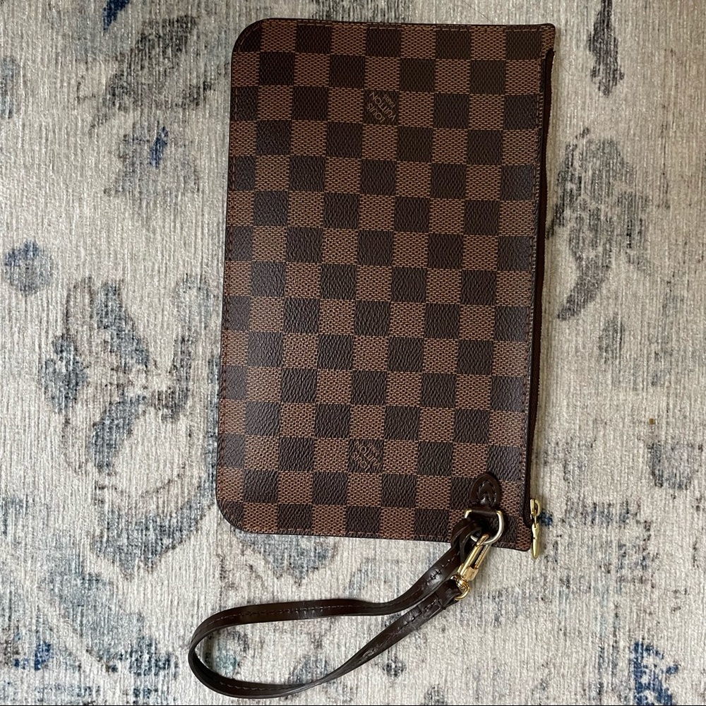 Louis Vuitton Neverfull Bag - Picture 6 of 11